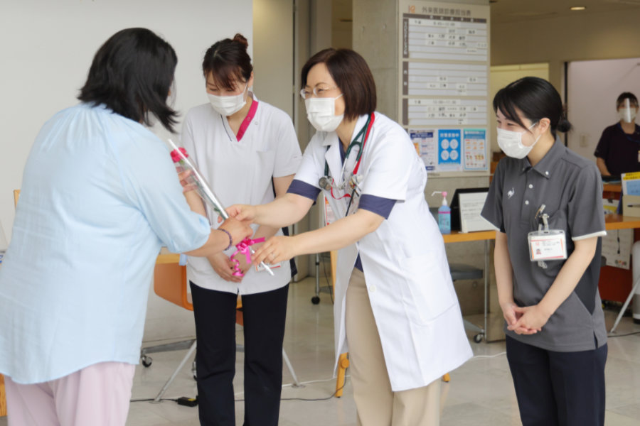 退院時の一輪の花